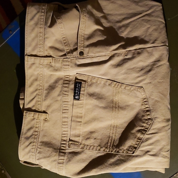 Two G.H.Bass & Co. Men's 40x32 Pants - Picture 3 of 9